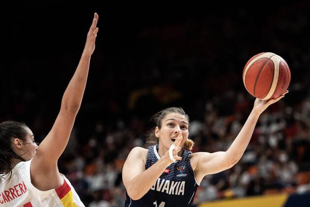210620 Michaela Fekete of Slovakia during the FIBA Women s Eurobasket match between Spain and Slovakia on June 20, 2021 in Valencia. Photo: Maxim ThorÃ BILDBYRAN kod MT MT0193 basket basketball national team, Nationalteam fiba women s eurobasket basket-em spanien spain slovakien slovakia dam bbeng dag 4 Copyright: MAXIMxTHORE BB210620MT183