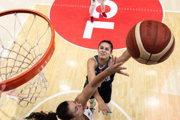 210620 Veronika Remenarova of Slovakia during the FIBA Women s Eurobasket match between Spain and Slovakia on June 20, 2021 in Valencia. Photo: Maxim ThorÃ BILDBYRAN kod MT MT0193 basket basketball national team, Nationalteam fiba women s eurobasket basket-em spanien spain slovakien slovakia dam bbeng dag 4 Copyright: MAXIMxTHORE BB210620MT192