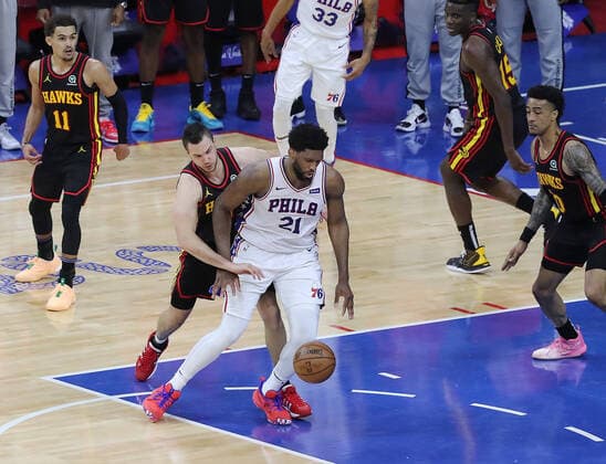 June 20, 2021, Philadelphia, PA, USA: Atlanta Hawks forward Danilo Gallinari forces a turnover against Philadelphia 76ers center Joel Embiid in the final minute of a 103-96 victory in game seven of their NBA, Basketball Herren, USA Eastern Conference semifinals series on Sunday, June 20, 2021, in Philadelphia. Philadelphia USA - ZUMAm67_ 0122243322st Copyright: xCurtisxComptonx