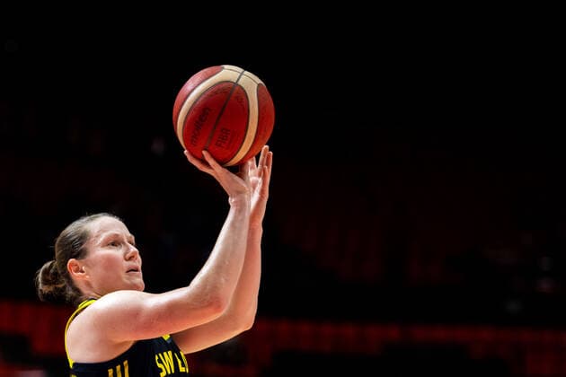 210621 Elin Eldebrink of Sweden during the FIBA Women s Eurobasket round of sixteen match between Italy and Sweden on June 21, 2021 in Valencia. Photo: Maxim Thore BILDBYRAN kod MT MT0194 basket basketball national team, Nationalteam fiba women s eurobasket basket-em italien italy slovakia sverige sweden dam bbeng dag 5 sextondelsfinal round of 16 round of sixteen Copyright: MAXIMxTHORE BB210621MT022