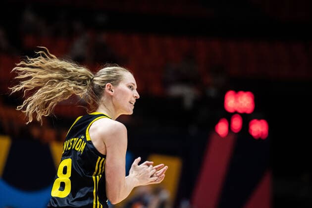 210621 Ellen Nyström of Sweden during the FIBA Women s Eurobasket round of sixteen match between Italy and Sweden on June 21, 2021 in Valencia. Photo: Maxim Thore BILDBYRAN kod MT MT0194 basket basketball national team, Nationalteam fiba women s eurobasket basket-em italien italy slovakia sverige sweden dam bbeng dag 5 sextondelsfinal round of 16 round of sixteen Copyright: MAXIMxTHORE BB210621MT049