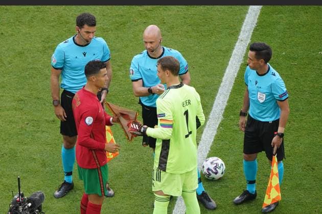 19.06.2021, Fussball, UEFA EURO, EM, Europameisterschaft,Fussball 2020, Europameisterschaft 2020, European Championship, EM, Europameisterschaft 2020, Gruppenspiel, Gruppe FPortugal-Deutschland , Arena Munich,München,Cristiano Ronaldo Portugal, Manuel Neuer,