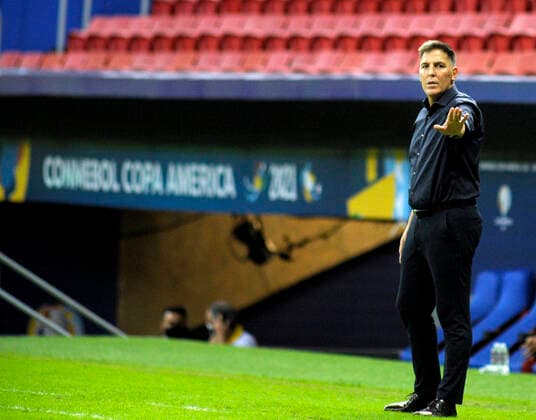BRASILIA, BRAZIL - JUNE 21: Eduardo Berizzo Head Coach of Paraguay reacts ,during the match between Argentina and Paraguay at Mane Garrincha Stadium on June 21, 2021 in Brasilia, Brazil. SPO, SOC, ICH 