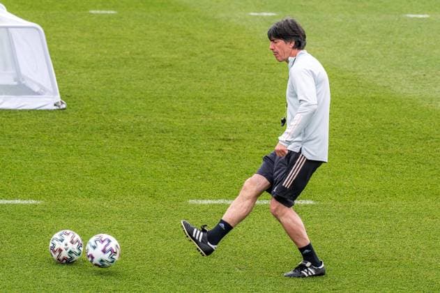 Bundestrainer Joachim Joggi Löw. Deutschland, Herzogenaurach, 22.06.2021, Fussball, Deutsche Nationalmannschaft, Euro2020, Trainingslager, Saison 2020 2021, Training, Adi-Dassler-Sportplatz, Herzo Base Foto: A2 Bildagentur Peter Hartenfelser