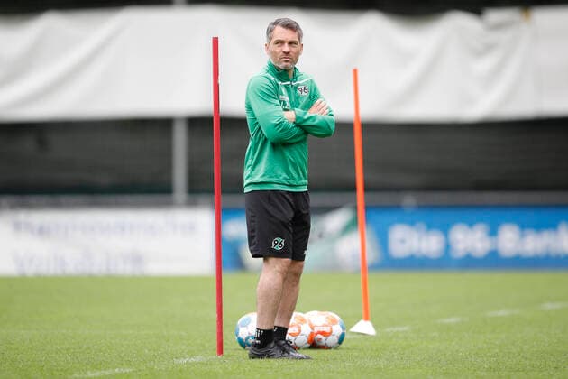 22.06.2021, Mehrkampfanlage Hannover 96, Hannover, Hannover 96 beim Training auf der Mehrkampfanlage, im Bild Jan Zimmermann (Trainer, Hannover) Training von Hannover 96 auf der Mehrkampfanlage