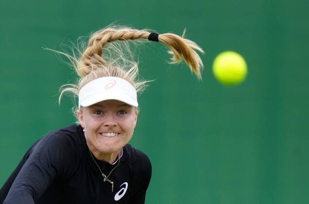 Sport Bilder des Tages Mandatory Credit: Photo by Dave Shopland BPI Shutterstock (12163770b) Great Britain s Harriet Dart in action Viking International Championships, Day Four, Tennis, Eastbourne, East Sussex, UK - 22 June 2021 EDITORIAL USE ONLY No use with unauthorised audio, video, data, fixture lists, club league logos or live services. Online in-match use limited to 120 images, no video emulation. No use in betting, games or single club league player publications. Viking International Championships, Day Four, Tennis, Eastbourne, East Sussex, UK - 22 June 2021 EDITORIAL USE ONLY No use with unauthorised audio, video, data, fixture lists, club league logos or live services. Online in-match use limited to 120 images, no video emulation. No use in betting, games or single club league player publications. Copyright: xDavexShopland BPI Shutterstockx 12163770b