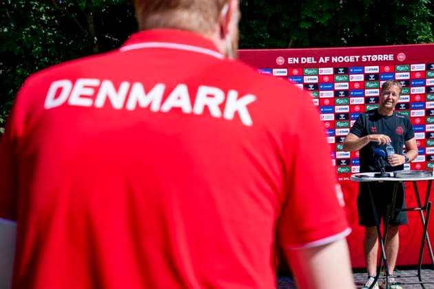 Sport Bilder des Tages Danmarks landstraener Kasper Hjulmand. EM-landsholdet moeder pressen i Helsingoer, dagen efter Danmark vandt 4-1 over Rusland, tirsdag den 22. juni 2021.. , Elsinore Denmark