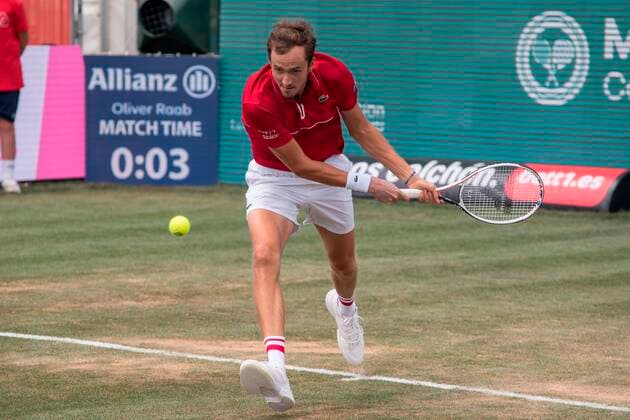 Russian tennis player Daniil Medvedev in action against French Corentin Moutet during their Mallorca Championships ATP, Tennis Herren 250 tennis tournament s round of 16 match held at Mallorca Country Club in Santa Ponca, Mallorca, Balearic islands, Spain, 22 June 2021. Mallorca Championships ATP 250 tennis tournament !ACHTUNG: NUR REDAKTIONELLE NUTZUNG!  Copyright: xATIENZAx GRAF5802 20210622-13bb9be387a0c877760556a0e77893fff418afd6