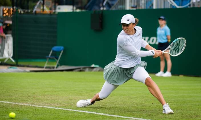 Mandatory Credit: Photo by Rob Prange Shutterstock (12163992de) Iga Swiatek of Poland in action during the first round at the 2021 Viking International WTA, Tennis Damen 500 tennis tournament Viking International Championships, Day Four, Tennis, Eastbourne, East Sussex, UK - 22 June 2021 EDITORIAL USE ONLY No use with unauthorised audio, video, data, fixture lists, club league logos or live services. Online in-match use limited to 120 images, no video emulation. No use in betting, games or single club league player publications. Viking International Championships, Day Four, Tennis, Eastbourne, East Sussex, UK - 22 June 2021 EDITORIAL USE ONLY No use with unauthorised audio, video, data, fixture lists, club league logos or live services. Online in-match use limited to 120 images, no video emulation. No use in betting, games or single club league player publications. Copyright: xRobxPrange Shutterstockx 12163992de