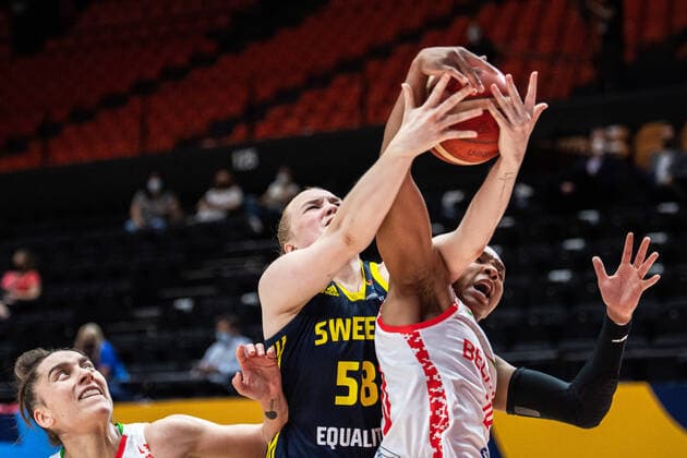 210623 Alice Nyström of Sweden during the FIBA Women s Eurobasket quarter final match between Belarus and Sweden on June 23, 2021 in Valencia. Photo: Maxim ThorÃ BILDBYRAN kod MT MT0197 basket basketball national team, Nationalteam fiba women s eurobasket basket-em sverige sweden kvartsfinal dag 7 belarus vitryssland dam bbeng Copyright: MAXIMxTHORE BB210623MT024