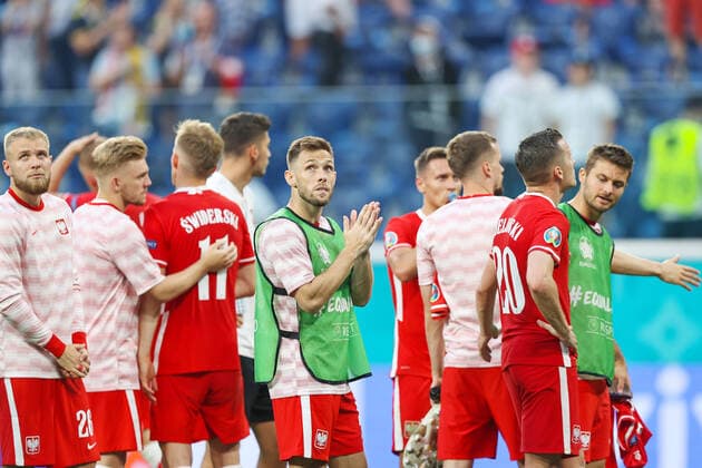 23.06.2021 SANKT PETERSBURG ROSJA (RUSSIA) PILKA NOZNA (FOOTBALL) UEFA EURO, EM, Europameisterschaft,Fussball 2020 , TURNIEJ UEFA EURO 2020 FAZA GRUPOWA - GRUPA E ( GROUP STAGE - GROUP E ) MECZ SZWECJA - POLSKA ( GAME SWEDEN POLAND - POLAND ) NZ KAMIL JOZWIAK, MACIEJ RYBUS, PIOTR ZIELINSKI POLSKA SMUTEK PORAZKA, POLSKA ODPADA Z EURO 2020 FOTO LUKASZ GROCHALA CYFRASPORT NEWSPIX.PL --- Newspix.pl  20210623CSLG0186