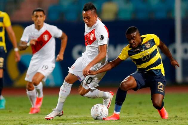 Ecuador s Jhegson Mendez (R) in action against Peru s Christian Cueva, during a match for Group B of the Copa America at the Pedro Ludovico Teixeira Olympic Stadium in Goiania, Brazil, 23 June 2021. Ecuador - Peru !ACHTUNG: NUR REDAKTIONELLE NUTZUNG!  Copyright: xFernandoxBizerraxJrx AMDEP5143 20210623-f2a4ca5d8d03c234a0c380d3d69d47c40ca48d05