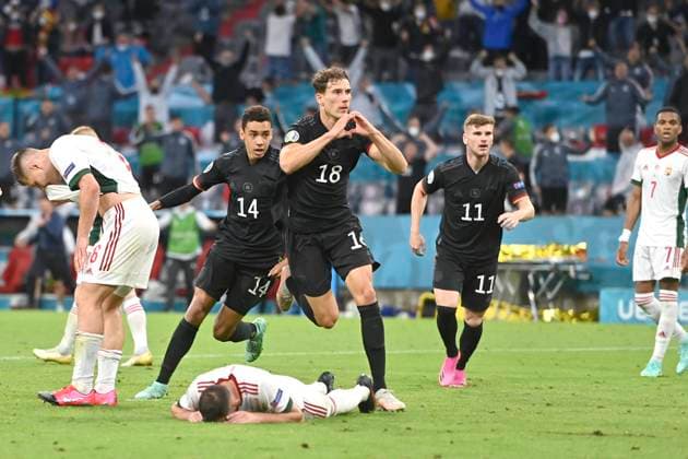 Bilder des Jahres 2021, Sport 06 Juni Sport Themen der Woche KW25 Sport Bilder des Tages Jubel Leon GORETZKA (GER) nach seinem Tor zum 2:2, l. Jamal MUSIALA (GER), Gruppenphase, Vorrunde Gruppe F, Spiel M36, Deutschland (GER) - Ungarn (HUN), am 23.06.2021 in Muenchen Deutschland, Fussball Arena (Alliianz Arena). Fussball EM 2020 vom 11.06.2021-11.07.2021. Ã‚Â *** Leon GORETZKA GER cheers after his goal to 2 2, l Jamal MUSIALA GER , group stage, preliminary round group F, match M36, Germany GER Hungary HUN , on 23 06 2021 in Muenchen Germany, Football Arena Alliianz Arena European Football Championship 2020 from 11 06 2021 11 07 2021 ÃÂ