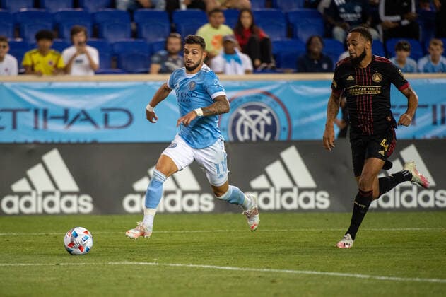 June 23, 2021, Harrison, NJ, US: New York City FC midfielder VALENTIN CASTELLANOS 11 runs with the ball chased by Atlanta United defender ANTON WALKES 4 during a regular season game at Red Bull Arena in Harrison, NJ. New York City FC defeats Atlanta United 1-0 Harrison US - ZUMAs192 20210623_zap_s192_030 Copyright: xMarkxSmithx