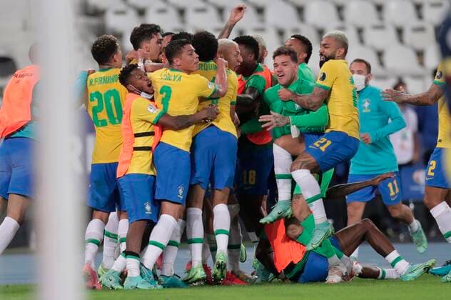 Brazil players celebrate after scoring against Colombia today, during a match for Group B of the Copa America at the Nilton Santos Olympic Stadium in Rio de Janeiro, Brazil, 23 June 2021. Brazil - Colombia !ACHTUNG: NUR REDAKTIONELLE NUTZUNG!  Copyright: xAndrexCoelhox AME8104 20210624-1432ab2a5c90d59f44e9b8a215807bafb5170f7d