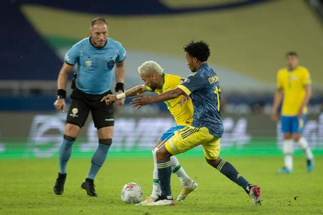 23th June 2021; Nilton Santos Stadium, Rio de Janeiro, Brazil; Copa America, Brazil versus Colombia; Neymar of Brazil challenged by Juan Cuadrado of Colombia  ActionPlus12299184 LucasxFigueiredo