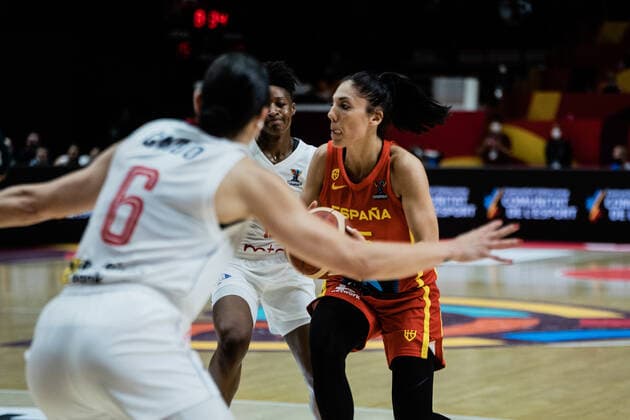 Spain v Serbia - Women s EuroBasket 2021 Cristina Ouvina of Spain in action during the Women s EuroBasket 2021 quarter-finals match played between Spain and Serbia at Fuente de Sant Luis pavilion on June 23, 2021 in Valencia, Spain. Valencia Valencia Spain reinorenon-spainvse210623_np2uD  Copyright: xJonxImanolxReinox