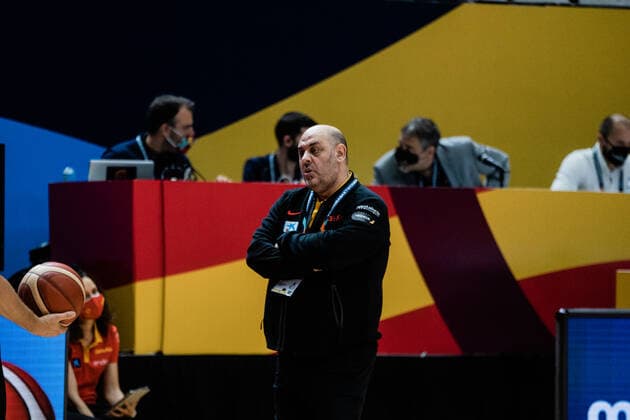 Spain v Serbia - Women s EuroBasket 2021 Spanish coach in action during the Women s EuroBasket 2021 quarter-finals match played between Spain and Serbia at Fuente de Sant Luis pavilion on June 23, 2021 in Valencia, Spain. Valencia Valencia Spain reinorenon-spainvse210623_np9A8  Copyright: xJonxImanolxReinox