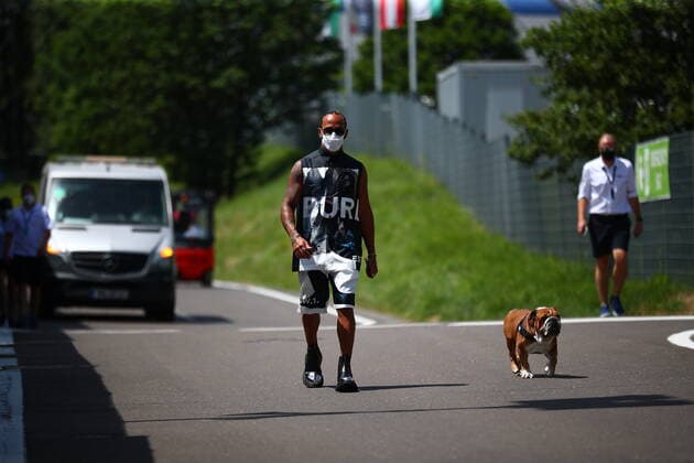 44 Lewis Hamilton Mercedes AMG Team F1 with his dog Roscoe.. Formula 1 World Championship, WM, Weltmeisterschaft 2021, Styrian GP 2021, 24-27 June 2021  Copyright: xFedericoxBasilex xIPAx xIPAx xFedericoxBasilex xIPAx 0