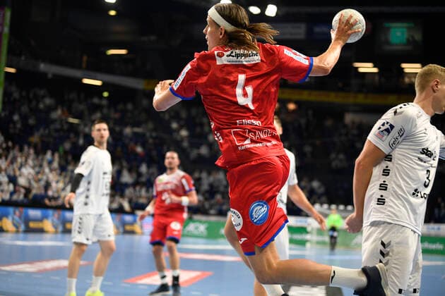 Linksaußen Bjarki Mar Elisson (TBV Lemgo, 4) fliegt in den Kreis, Männer, Handball-Bundesliga, THW Kiel vs TBV Lemgo-Lippe, Liqui-Moly-HBL, 37. Spieltag, Saison 2020 2021 24.06.21 Kiel Wunderino-Arena Schleswig-Holstein Germany