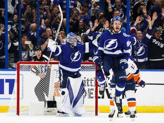 Bilder des Jahres 2021, Sport 06 Juni Sport Themen der Woche KW25 Sport Bilder des Tages June 25, 2021, Tampa, Florida, USA: Tampa Bay Lightning goaltender Andrei Vasilevskiy (88) celebrates along with defenseman Mikhail Sergachev (98) as the Lightning beat the New York Islanders in Game 7 of the Stanley Cup semifinals at Amalie Arena on Friday, June 25, 2021 in Tampa. Tampa USA - ZUMAs70_ 0122913611st Copyright: xDirkxShaddx