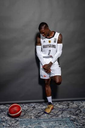 Basketball Leimen 22.06.2021 Deutsche Herren Nationalmannschaft Deutschland (GER) Fotoshooting Dennis Schröder Schroeder (Deutschland, No.17) Schröder Schroder