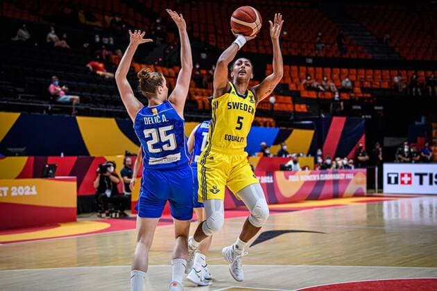 210617 In this handout photo from The International Basketball Federation (FIBA) Kalis Loyd of Sweden plays during the Women s Eurobasket match between Sweden and Bosnia and Herzegovina on June 26, 2021 in Valencia. Photo: FIBA Handout BILDBYRAN basket basketball national team, Nationalteam fiba women s eurobasket basket-em sverige sweden dam Bosnia and Herzegovina bosnien och herzegovina Copyright: FIBA BB210617ZX023