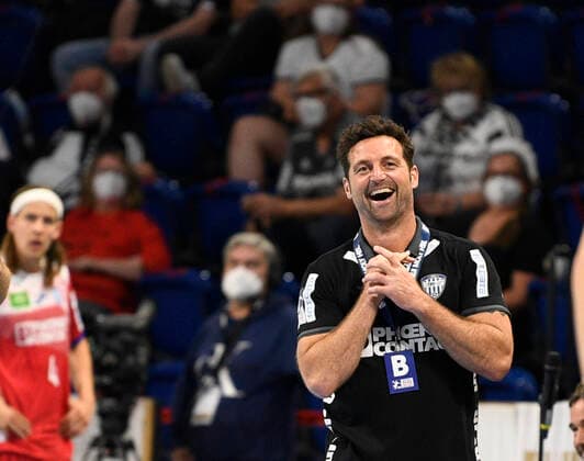 Lemgo-Trainer Florian Kehrmann ist Trainer der Saison, Männer, Handball-Bundesliga, THW Kiel vs TBV Lemgo-Lippe, Liqui-Moly-HBL, 37. Spieltag, Saison 2020 2021 24.06.21 Kiel Wunderino-Arena Schleswig-Holstein Germany