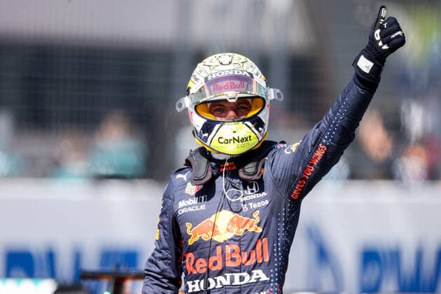 Sport Bilder des Tages Formula 1 - GP of Styria 2021 SPIELBERG,AUSTRIA,26.JUN.21 - MOTORSPORTS, FORMULA 1 - Grand Prix of Styria, Red Bull Ring, practice and qualifying. Image shows the rejoicing of Max Verstappen (NED Red Bull Racing).  GEPAxpictures xChristianxWalgram