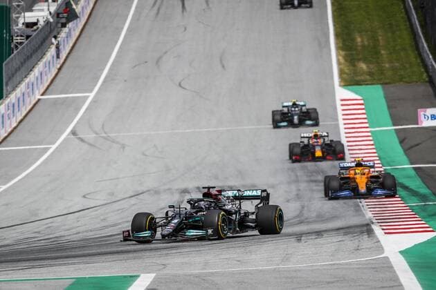 44 HAMILTON Lewis (gbr), Mercedes AMG F1 GP W12 E Performance, action during the Formula 1 Grosser Preis Der Steiermark 2021, 2021 Styrian Grand Prix, 8th round of the 2021 FIA Formula One World Championship, WM, Weltmeisterschaft from June 25 to 27, 2021 on the Red Bull Ring, in Spielberg, Austria - MOTO : Grand Prix des Pays Bas - Course - Assen - 27 06 2021 DPPI Panoramic 