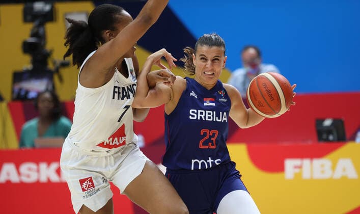 France s Sandrine Gruda and Serbian Ana Dabovic fight for the ball during the final between France and Serbia, in Valencia, Spain, Sunday 27 June 2021. The FIBA Women s EuroBasket 2021 European Basketball championships take place from 17 to 27 June. VIRGINIExLEFOUR  x3020841x