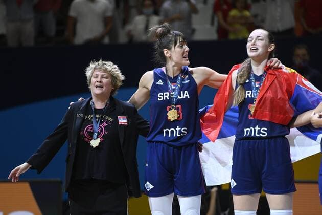 VALENCIA, SPAIN - JUNE 27: Marina Maljkovi and s33q the Serbian team celebrates the win pictured during finale of FIBA Women s Eurobasket match between France and Serbia on june 27, 2021 in Valencia, Spain 27 06 2021 BASKET BALL FEMININ : France vs Serbie - FIBA Women s Eurobasket - Finale - Valence - 27 06 2021 PhotoNews Panoramic 