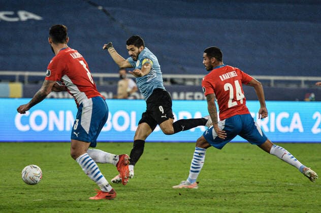 Uruguai x Paraguai RIO DE JANEIRO, RJ - 28.06.2021: URUGUAI X PARAGUAI - Luis Suárez during Uruguay x Paraguay, a match valid for the Copa America 2021, held at the Nilton Santos Stadium, located in the city of Rio de Janeiro, RJ, this Monday (28). (Photo: Nayra Halm Fotoarena) x2085764x  NayraxHalm
