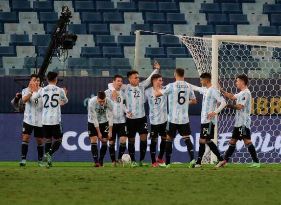 Argentina players celebrate a goal today during the Copa America group A soccer match between Bolivia and Argentina at Arena Pantanal stadium in Cuiaba, Brazil, 28 June 2021. Bolivia vs. Argentina !ACHTUNG: NUR REDAKTIONELLE NUTZUNG!  Copyright: xRaulxMartinezx AME9014 20210629-472eba231fa5bc04be1ff13c552a288abf3bafb0