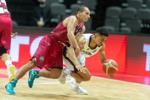 Sport Bilder des Tages Basketball Split 29.06.2021 Olympia-Qualifikation FIBA Olympic Qualifying Tournament 2020 Gruppenphase, Gruppe A Deutschland (GER) - Mexiko (MEX) Maodo Lo (Deutschland, No.04) Paul Stoll (Mexiko, No.04) li.