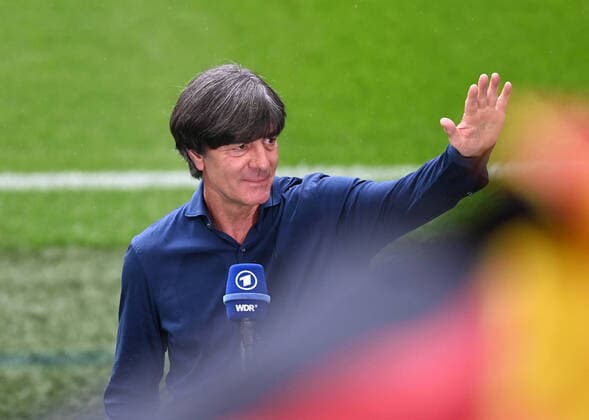 Sport Themen der Woche KW26 Sport Bilder des Tages FUSSBALL Euro 2021 Achtelfinale Spiel 44 in London England - Deutschland 29.06.2021 Trainer Joachim Loew (Deutschland) beim Interview
