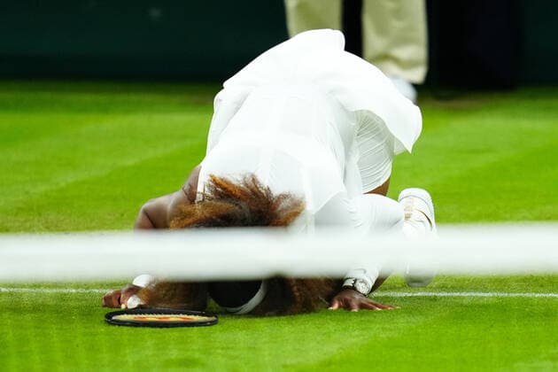 Mandatory Credit: Photo by Javier Garcia BPI Shutterstock (12173633nt) Serena Williams shouts in pain and is forced to retire hurt in her first round match Wimbledon Tennis Championships, Day 2, The All England Lawn Tennis and Croquet Club, London, UK - 29 Jun 2021 Wimbledon Tennis Championships, Day 2, The All England Lawn Tennis and Croquet Club, London, UK - 29 Jun 2021  Copyright: xJavierxGarcia BPI Shutterstockx 12173633nt
