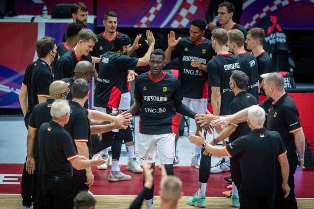 Basketball Split 29.06.2021 Olympia-Qualifikation FIBA Olympic Qualifying Tournament 2020 Gruppenphase, Gruppe A Deutschland (GER) - Mexiko (MEX) Teamvorstellung Isaac Bonga (Deutschland, No.00)