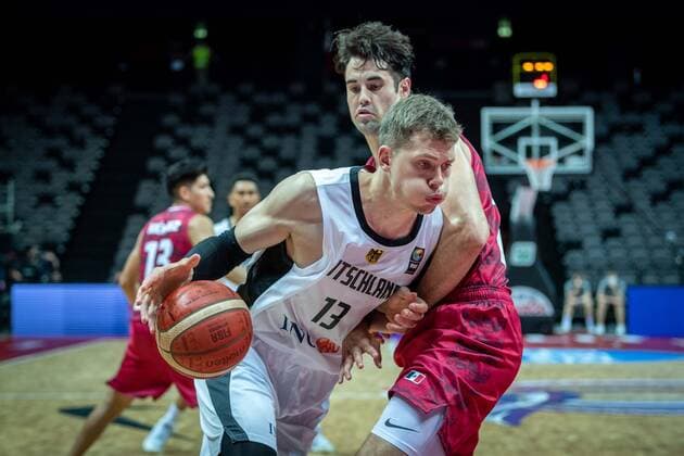 Basketball Split 29.06.2021 Olympia-Qualifikation FIBA Olympic Qualifying Tournament 2020 Gruppenphase, Gruppe A Deutschland (GER) - Mexiko (MEX) Moritz Wagner (Deutschland, No.13) Daniel Amigo (Mexiko, No.44)