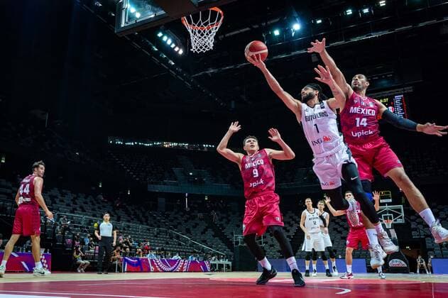 Basketball Split 29.06.2021 Olympia-Qualifikation FIBA Olympic Qualifying Tournament 2020 Gruppenphase, Gruppe A Deutschland (GER) - Mexiko (MEX) Joshiko Saibou (Deutschland, No.01) Gustavo Ayon (Mexiko, No.14) Francisco Cruz (Mexiko, No.09)