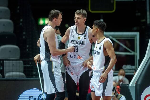 Basketball Split 29.06.2021 Olympia-Qualifikation FIBA Olympic Qualifying Tournament 2020 Gruppenphase, Gruppe A Deutschland (GER) - Mexiko (MEX) Johannes Voigtmann (Deutschland, No.07) Moritz Wagner (Deutschland, No.13) Maodo Lo (Deutschland, No.04) vlnr.