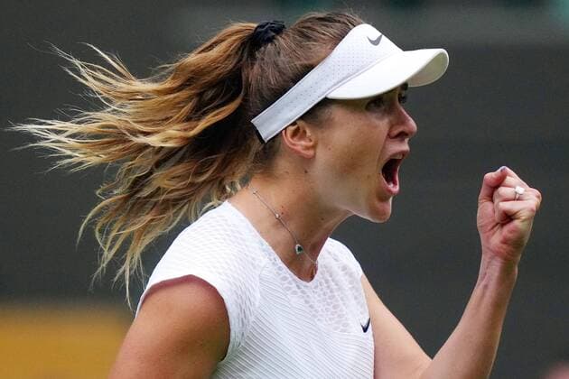 Sport Bilder des Tages Mandatory Credit: Photo by Shutterstock (12190134e) Elina Svitolina celebrates during her first round match Wimbledon Tennis Championships, Day 3, The All England Lawn Tennis and Croquet Club, London, UK - 30 Jun 2021 Wimbledon Tennis Championships, Day 3, The All England Lawn Tennis and Croquet Club, London, UK - 30 Jun 2021  Copyright: xShutterstockx 12190134e