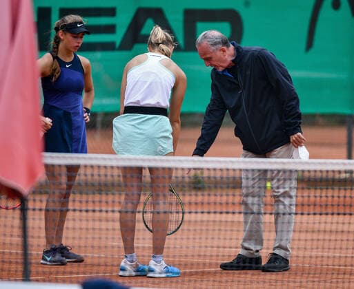 30.06.2021, xpsx, Tennis Head Cup Bruchköbel 2021 - ITF Turnier v.l. Schiedsrichterentscheidung beim SpielNatacha Schou (DEN), Joelle Steur (GER) Bruchköbel Hessen Deutschland (DEU)