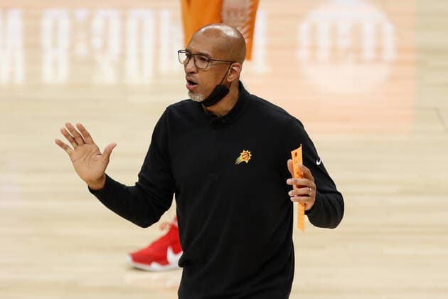LOS ANGELES, CA - JUNE 30: Phoenix Suns coach Monty Williams asking a question during game 6 of the NBA, Basketball Herren, USA Western Conference Final between the Phoenix Suns and the Los Angeles Clippers on June 30, 2021, at Staples Center in Los Angeles, CA. (Photo by Jevone Moore Icon Sportswire) NBA: JUN 30 Western Conference Final - Suns at Clippers Icon210630035