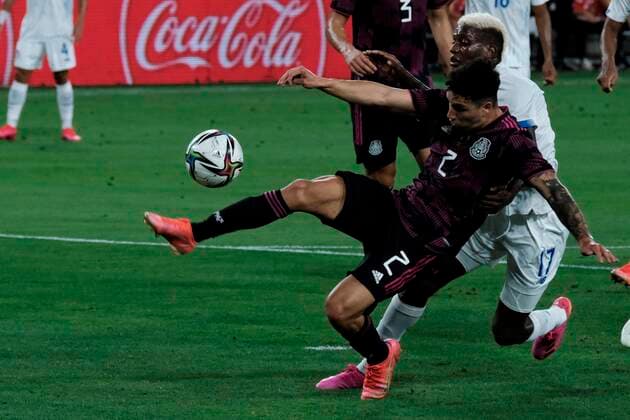 Jorge Sanchez Ramos (L) of Mexico in action against Jose Fajardo of Panama during the Mexican national team, Nationalteam 2021 US Tour match between Mexico and Panama held at Nissan Stadium in Nashville, Tennessee, USA, 30 June 2021. Mexico vs Panama !ACHTUNG: NUR REDAKTIONELLE NUTZUNG!  Copyright: xRickxMusacchiox AME9444 20210701-826d2801d735da9655f03a0093f29c0fd8b293aa