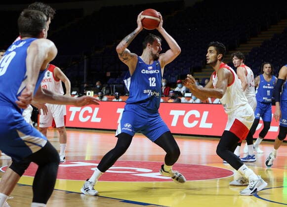 June 30, 2021, Victoria, BC, Canada: Czech Republic s Ondrej Balvin looks for an open man during the second half of FIBA Men s Olympic Qualifying basketball action against Turkey at Memorial Arena in Victoria, B.C., on Wednesday, June 30, 2021. Ondrej Balvin  - ZUMAc35_ 20210630_zaf_c35_082 Copyright: xChadxHipolitox