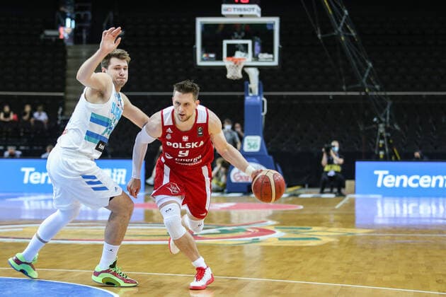 Kowno, 01.07.2021 KOSZYKOWKA KADRA REPREZENTACJA POLSKI MECZ Slowenia - Polska POLISH national team, Nationalteam BASKETBALL POLAND GAME Slowenia - Polska NZ Mateusz Ponitka , Luka Doncic , FOT. WOJCIECH FIGURSKI 058sport.pl NEWSPIX.PL --- Newspix.pl FIBA OLYMPIC TOKYO QUALIFYING TOURNAMENT 2020 SLOVENIA vs POLAND  20210701_033_A16R1355