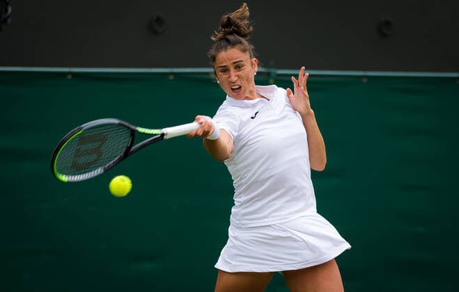 Mandatory Credit: Photo by Rob Prange Shutterstock (12191441bd) Sara Sorribes Tormo of Spain in action during the second round of the 2021 Wimbledon Championships Grand Slam tennis tournament Wimbledon Tennis Championships, Day 4, The All England Lawn Tennis and Croquet Club, London, UK - 01 Jul 2021 Wimbledon Tennis Championships, Day 4, The All England Lawn Tennis and Croquet Club, London, UK - 01 Jul 2021  Copyright: xRobxPrange Shutterstockx 12191441bd