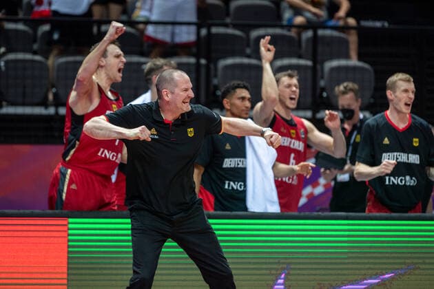 Basketball Split 01.07.2021 Olympia-Qualifikation FIBA Olympic Qualifying Tournament 2020 Gruppenphase, Gruppe A Russland (RUS) - Deutschland (GER) Henrik Rödl (Deutschland, Bundestrainer) Rodl Roedl Jubel