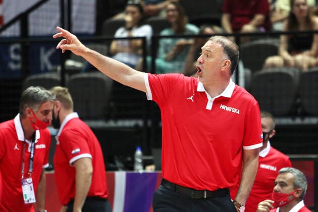 PXL_Croatia v Tunisia - Group A: 2020 FIBA Men s Olympic Qualifying Tournaments SPLIT, CROATIA - JULY 01: National coach of Croatia Veljko Mrsic gestures during the 2020 FIBA Men s Olympic Qualifying Tournament game between Croatia and Tunisia at Spaladium Arena on July 1, 2021 in Split, Croatia. IvoxCagalj PIXSELL
